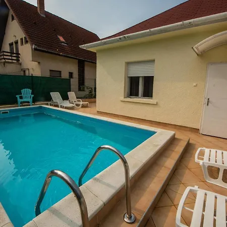 Dora Ház Prázdninový dům Siófok